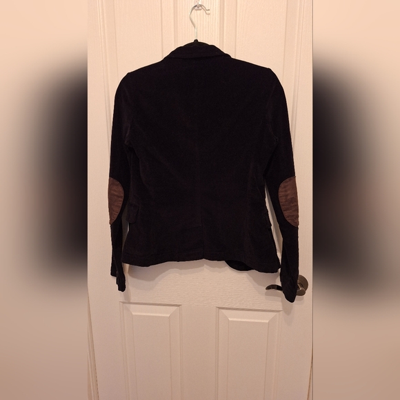 Blazer - Picture 2 of 4